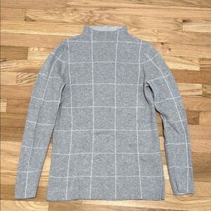 Gray Grid Pattern Sweater